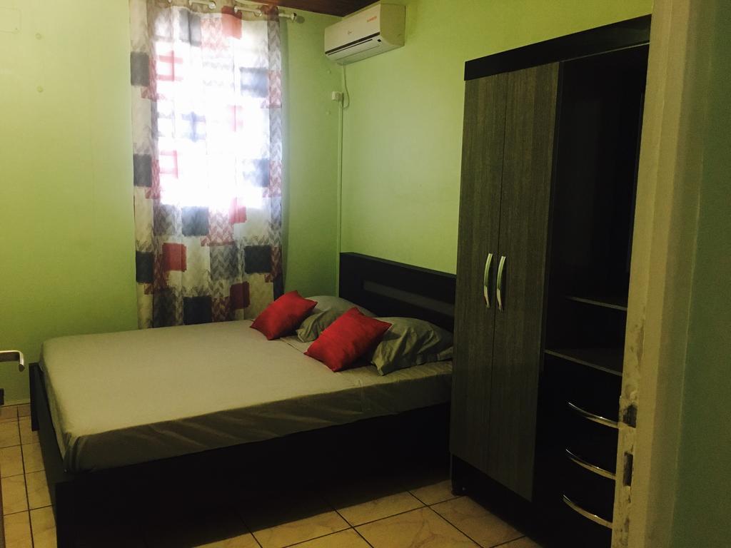 Le Papillon Apartment Le Moule Exterior photo