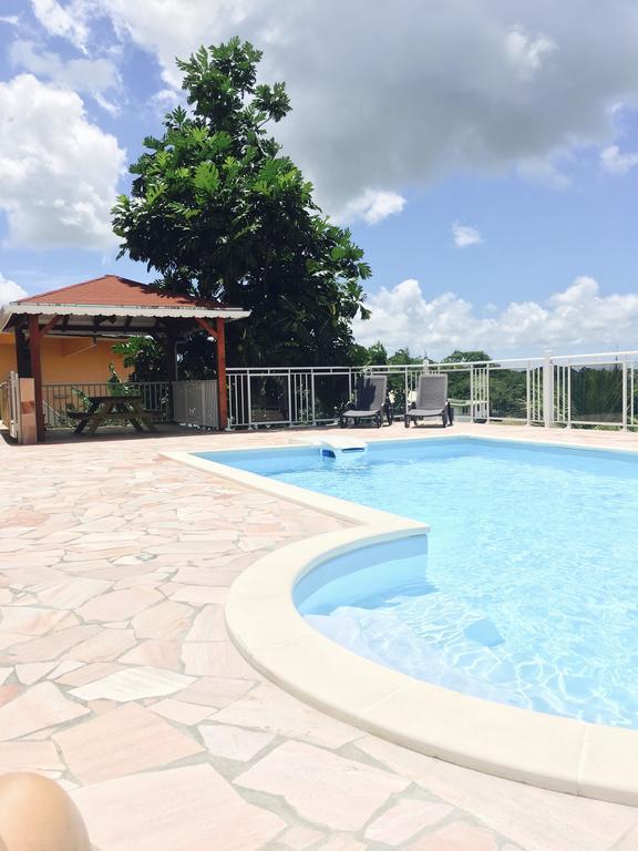 Le Papillon Apartment Le Moule Exterior photo